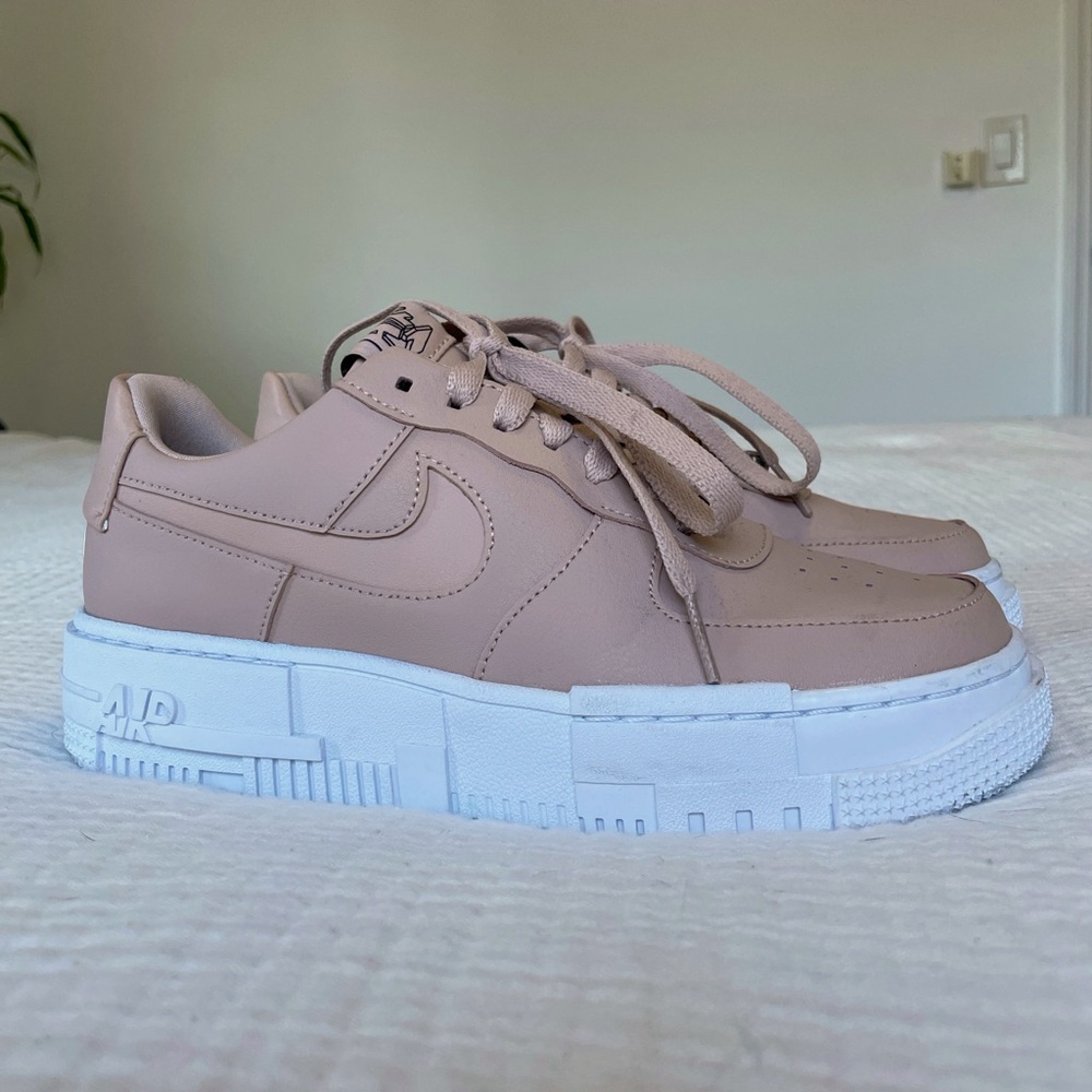 Nike Women’s Airforce 1 Pixel size 6.5